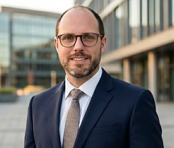 Der Gründer von Küchenonline